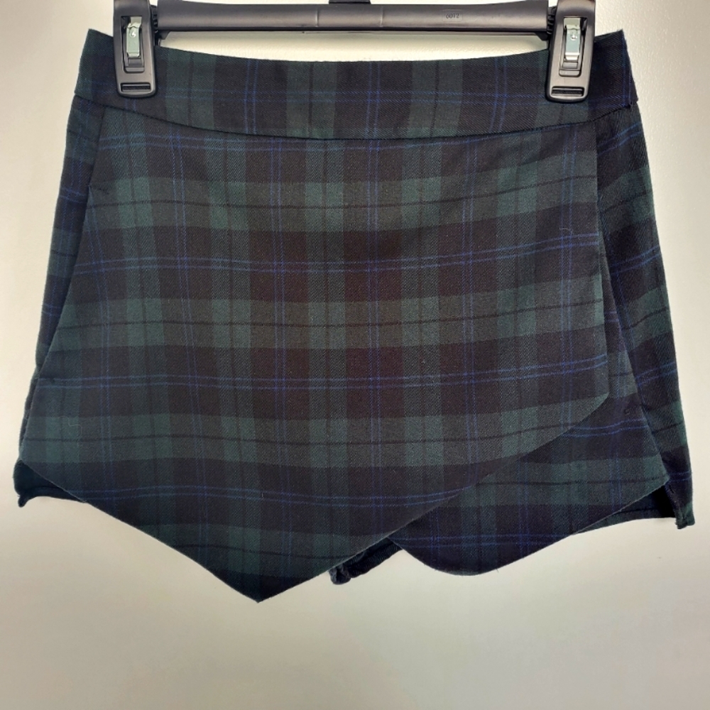 Lord & Taylor Plaid Skort- Short/Skirt